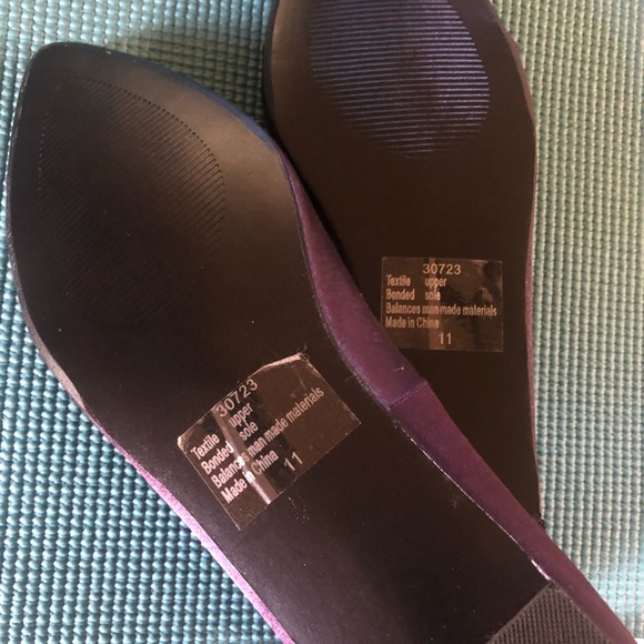 Women’s Newport News Pleated Ballet Flats - Picture 3 of 6